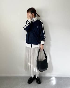 シンプルで大人っぽ♡【ユニクロ】デイリーに重宝する！「ハンドルバッグ」