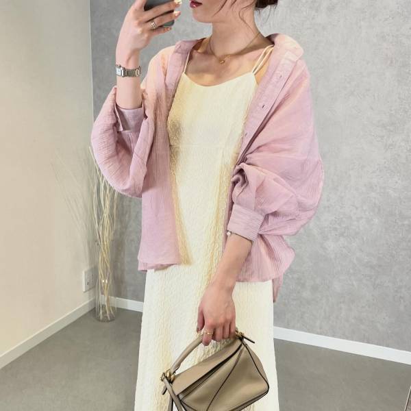 「大人も着やすいピンク」！！【NOAHL】の”シアーシャツ”が大優勝♡