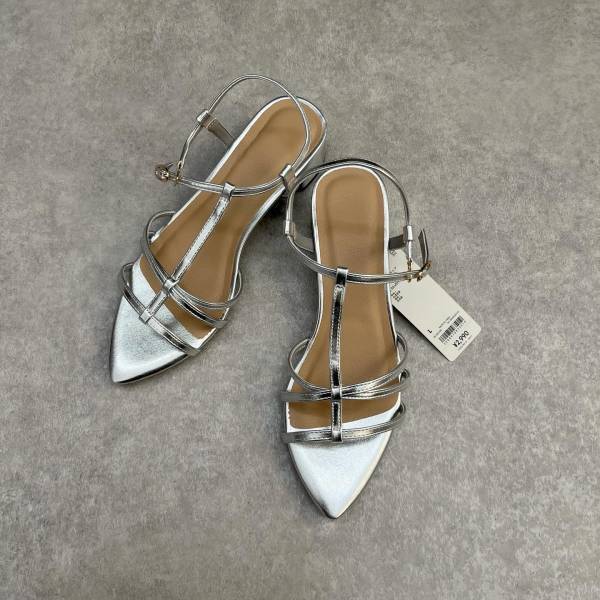 【GU】のアイテムを使った涼しげコーデ特集