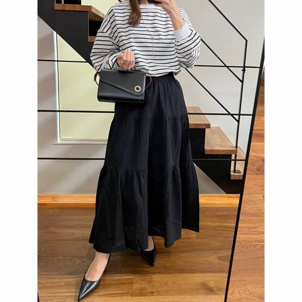 ふんわりとしたティアードが可愛い♡【ユニクロ】の”スカート”でモノトーンコーデ3選