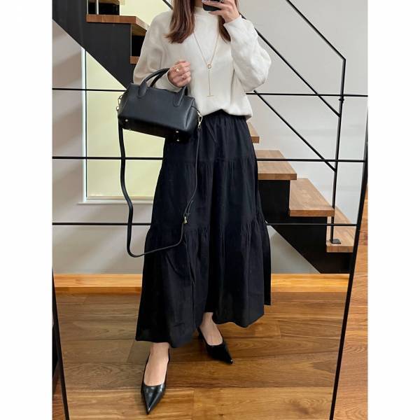 ふんわりとしたティアードが可愛い♡【ユニクロ】の”スカート”でモノトーンコーデ3選