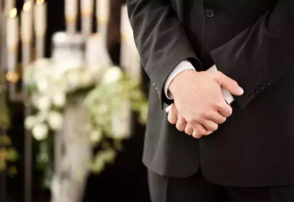 父の葬儀で…僧侶『お布施は100万円になります』私「高すぎる…」⇒その後の”僧侶らしからぬ行動”に…私「はあ？」