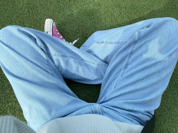 デニムの悩みを突破？！【ユニクロ】”ドレープデニムタックパンツ”が超優秀！