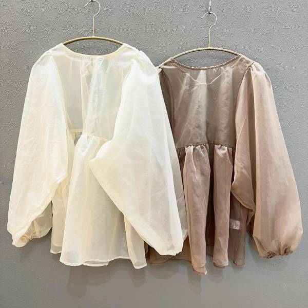 サラッとしてて爽やか◎淡い色が春らしい【しまむら】”チュールトップス”が可愛すぎる