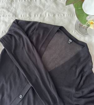 どう着こなしてる？【ユニクロ】”Tシャツ＆カーデ”を使ったコーデ特集♪