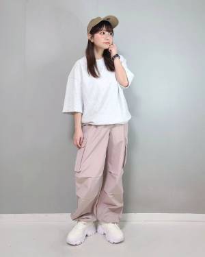 ＜パッと明るくなる♡＞【GU】春カラーの”ピンクカーゴパンツ”が大活躍間違いなし！