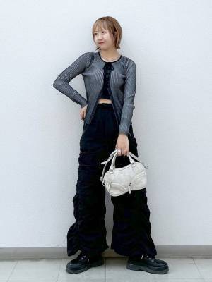 “程よい肌見せ”がポイント！春に着こなしたい【モノトーンコーデ】