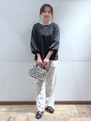 ぽわん袖が可愛い♡【グローバルワーク】きれいめにもカジュアルにも◎「大人っぽトップス」