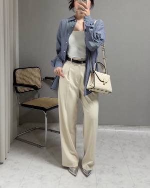 一気に春っぽ♡【ユニクロ】爽やか綺麗めコーデには「淡色パンツ」が最適！