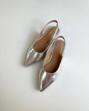 足元のオシャレは【GU】で♡ お値段以上の高見え！「ストラップシューズ」