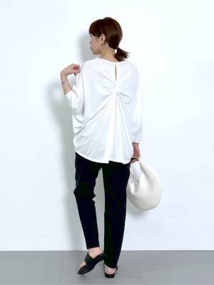 “バックデザイン”に惚れ惚れ♡ 後ろ美人を叶える【最旬トップス】が見逃せない！