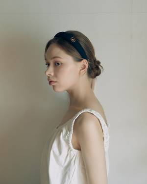 またまた注目！【カチューシャ】でコーデをレトロ可愛く♡