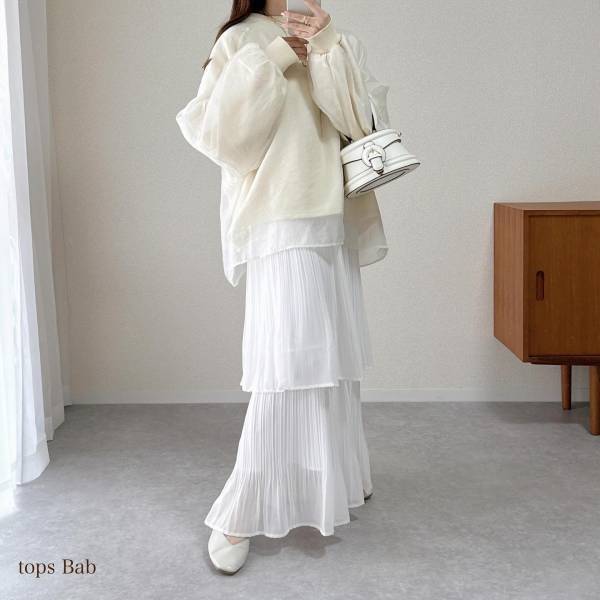 早く真似させてーッ！ 春夏は涼しげな【ホワイトコーデ】が可愛い♡