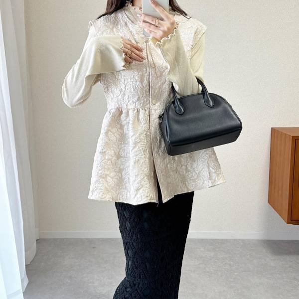 可愛さ異次元級♡【しまむら】大人上品に決まる！ SNSで話題の「ペプラムベスト」