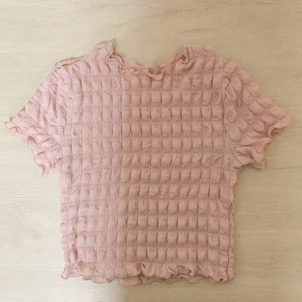 1000円でお釣りがくる！？【GU】の”シャーリングT”がコーデの「主役」になる♡