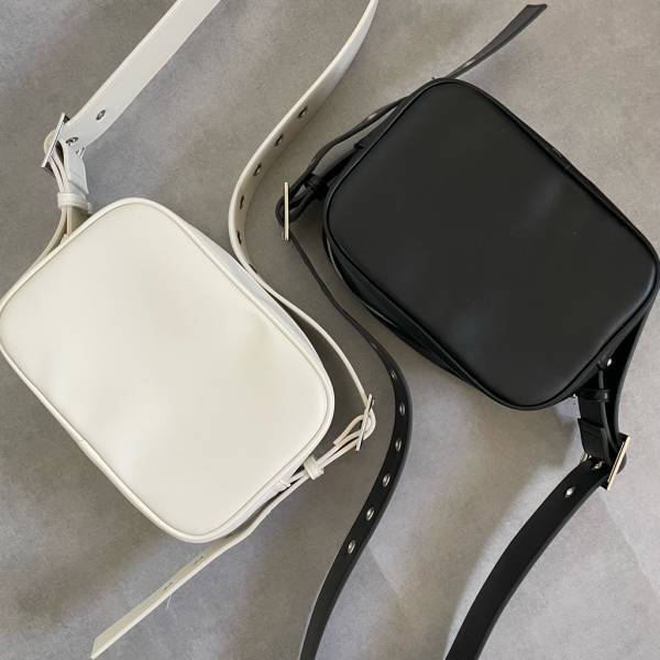 昨年は「瞬く間に完売」！「再販」でやっとGet！【しまむら】ショルダーバッグ