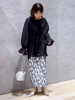 可愛さ爆発してる♡ 1枚でオシャ見えする【主役級ブラウス】って？