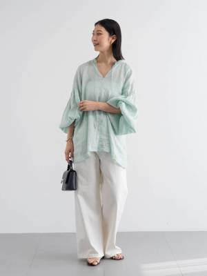 可愛さ爆発してる♡ 1枚でオシャ見えする【主役級ブラウス】って？