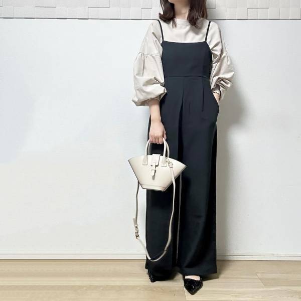 「試着したらすごく良かった♡」【GU】脚長見えに期待！「高見えサロペ」