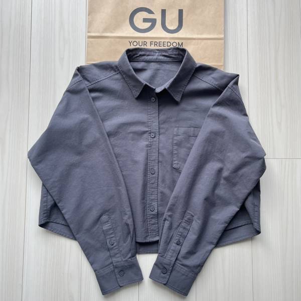 定番をアップデート！買い替えにもおすすめで大人も着やすい【GU】”ショート丈シャツ”特集