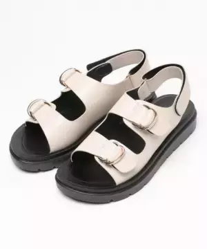 今季は何買う？ 夏前までにゲットしたい【最旬サンダル】をチェック♡