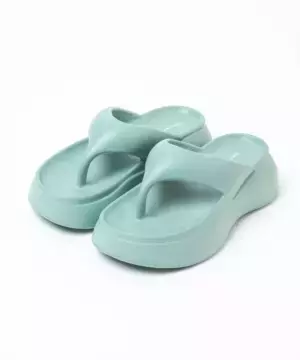 今季は何買う？ 夏前までにゲットしたい【最旬サンダル】をチェック♡