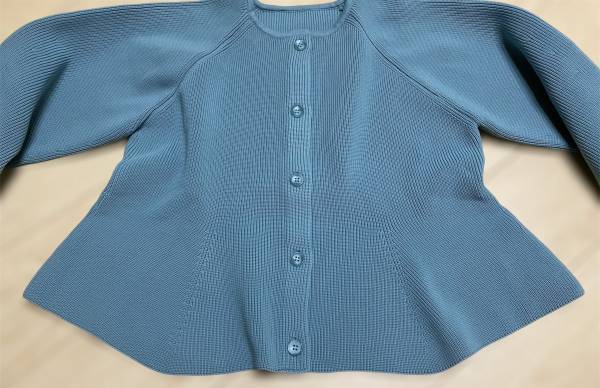 形が可愛くて華やか！【titivate】で見つけた「おしゃれカーディガン」