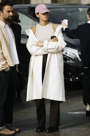 抜け感を宿しながら軽やかに！ 「キャップ」で作る旬のスタイリング【ストリートスナップ】