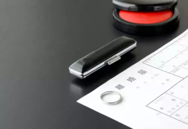 勘違いグルメ夫「こんな粗末な料理なら離婚だ」妻「そ、そんな…」だが1年後、夫から“SOS”が！？⇒妻の【返答】に…夫「ま、待ってくれ！」