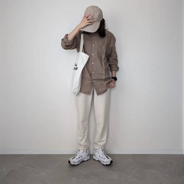 「1年中使える」って♡【ユニクロ】春コーデの即戦力！「万能シャツ」