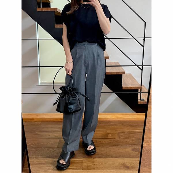 新作！【GU】”ループヤーンウエストタックT”が体型カバーにも最適◎