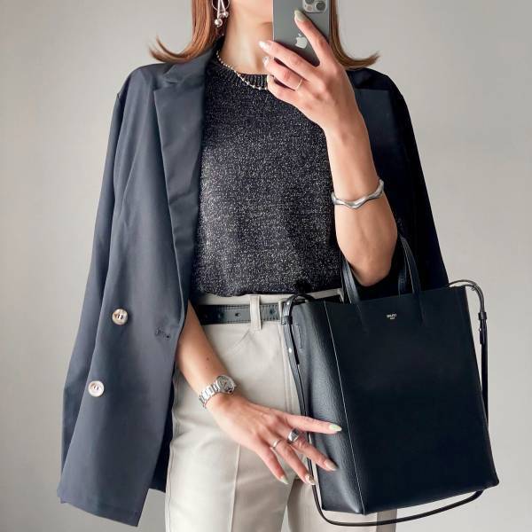 「1枚で存在感」【しまむら】のこなれた印象になれる“万能ラメニット”着回し3選