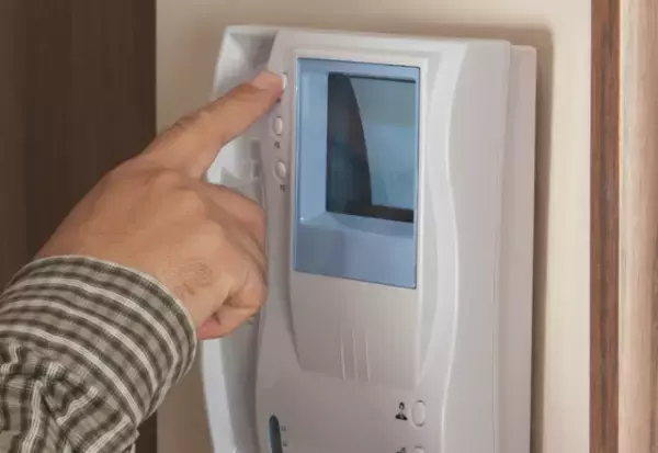 引越し後…アパートに訪問してきた業者「2万円です」”備品”の金額を請求！？その直後→業者「住民みんな買ってます～」