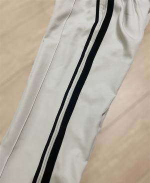 「トレンド感たっぷり」【アベイル】のシワになりにくい“ライン入りボトムス“が優秀♪