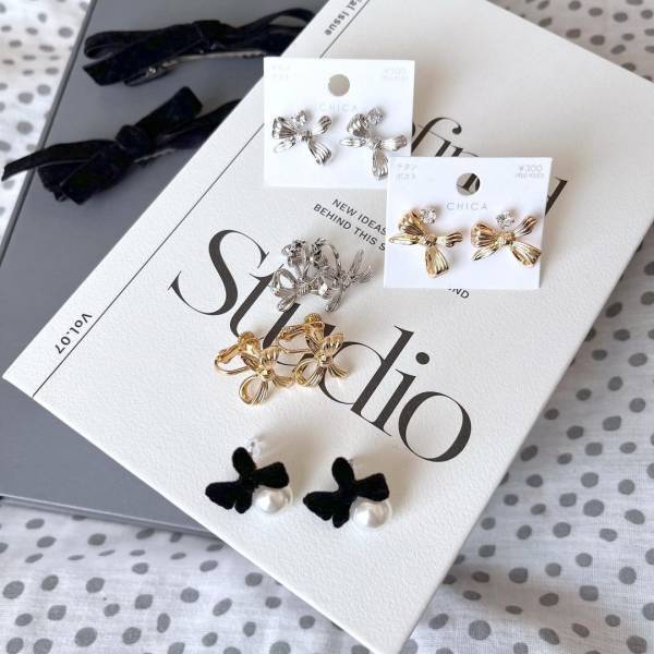 《素材違いで集めたい♡》コーデが一気におしゃ見え！【リボンアクセ】