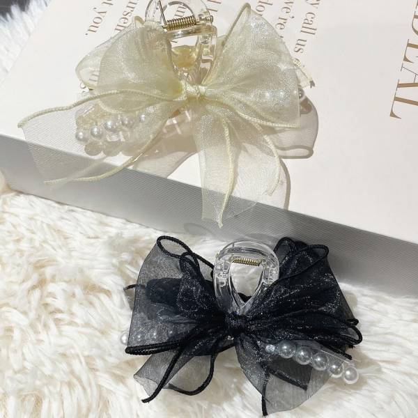 《素材違いで集めたい♡》コーデが一気におしゃ見え！【リボンアクセ】