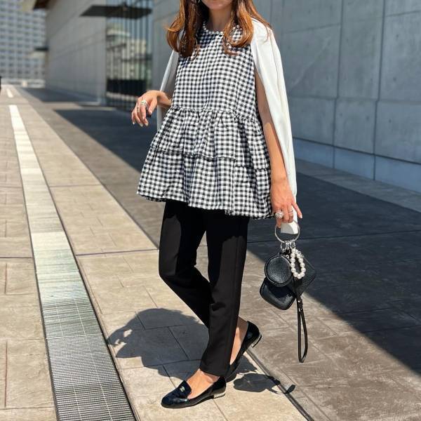 お手本にさせてーッ！ 重たく見えない【最旬モノトーンコーデ】って？