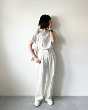 《こんなの待ってた♡》【ユニクロ】どんなコーデにもマッチする！「白スニーカー」