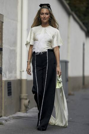 海外ガールに学ぶ！ トレンド「リボン」を使ったヘアアレンジ集【ストリートスナップ】