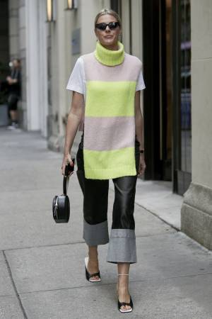 初夏ならでは！ 「Tシャツ」で作る、無難にならないメリハリコーデテク【ストリートスナップ】