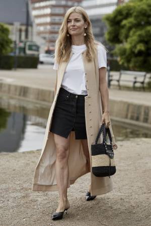 初夏ならでは！ 「Tシャツ」で作る、無難にならないメリハリコーデテク【ストリートスナップ】