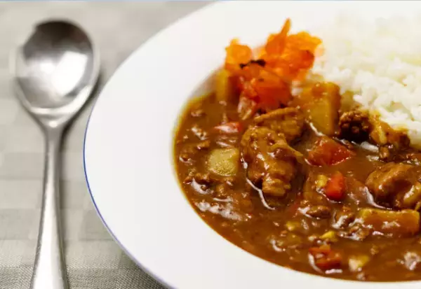 カレー屋で…文句をつけてくる迷惑客！？しかし…⇒店長「お待たせしました…」出された”カレー”に…迷惑客「ぐっ…！？」