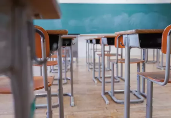 授業中…「お腹が痛い…」突然倒れた娘。病院で調べてもらった結果⇒医者「これは…」まさかの診断結果に涙…