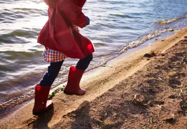 家出した生徒に…先生「ずっとここで暮らしてもいいのよ？」先生が隠していた【衝撃の秘密】に…生徒「…は！？」