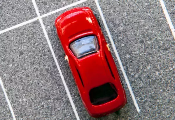 敷地内で何度も『無断駐車』をする女性「なんで」注意しても逆ギレ…！？⇒しかし後日、女性は【まさかの事態】に！