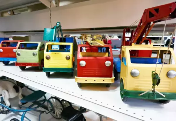 おもちゃ屋で…店員「…これは1500円」子ども「これください！」⇒直後、不敵な笑みで放った【店員の言葉】に…子ども「…え？」