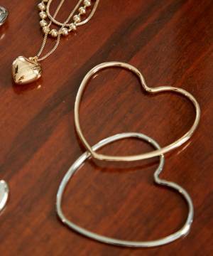 肌見せの季節に欠かせない！ オシャレに映える【最旬バングル】