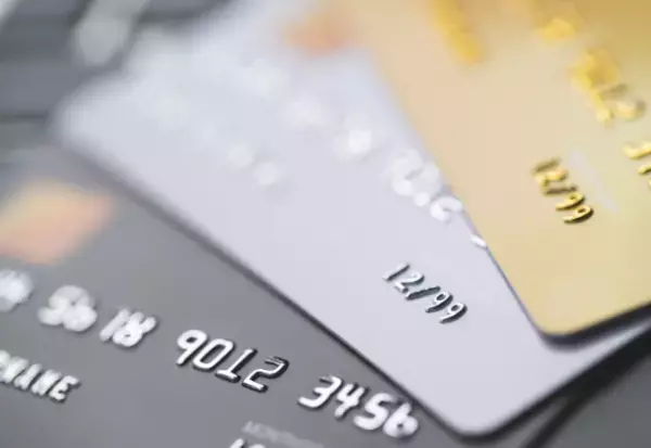 レストランの会計で…店員「カードの限度額オーバーされてます」客「そんなはず…」⇒その後判明した『衝撃の理由』に顔面蒼白…