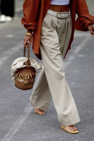 そろそろ「かごバッグ」の出番です♡ 程よい抜け感が心地良い初夏スタイル【ストリートスナップ】