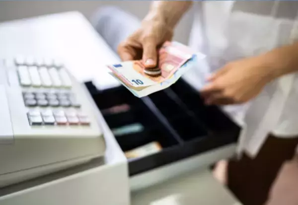 スーパーで…バイト「レジ、10万円マイナスです」店長「はぁ！？」⇒次の瞬間、明らかになった“ある事実”で店長、顔面蒼白の事態に…！